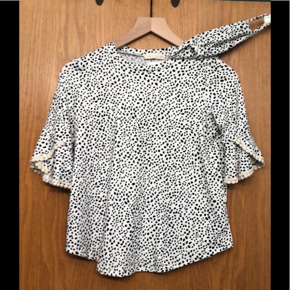 ruffle shirt polka dot shirt XL NWT Reb in J. White black exaggerated ruffle top - Picture 2 of 16
